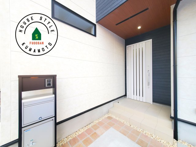 熊本市北区武蔵ケ丘2丁目第1-2棟（1号棟）の外観：施工例|おでかけの時も帰った時も、「我が家」を最初に感じでもらえる素敵な空間に。