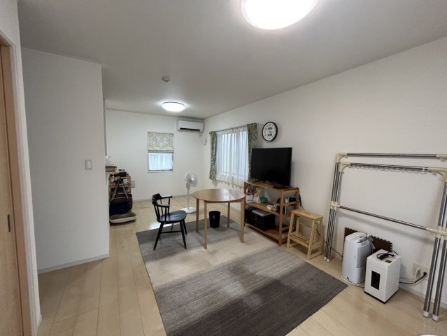 中畝10丁目中古の居間・リビング|大変綺麗に使用されています