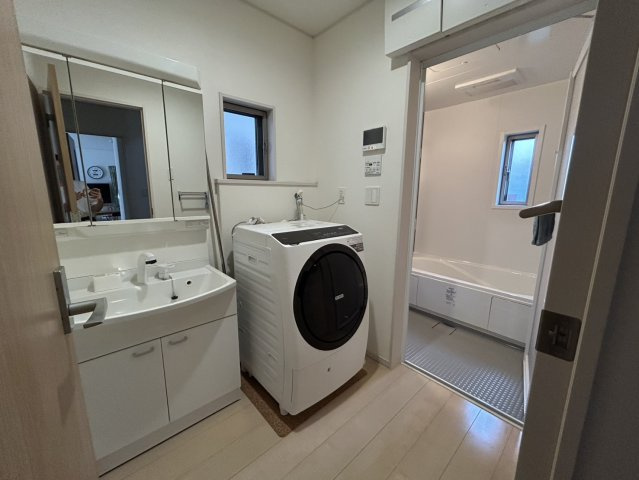 中畝10丁目中古の脱衣所|大変綺麗に使用されています