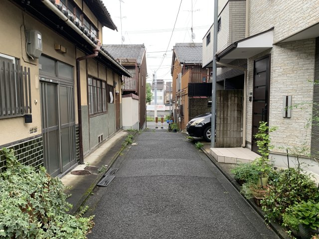 京都市北区紫竹下芝本町　京町家2棟の前面道路含む現地写真