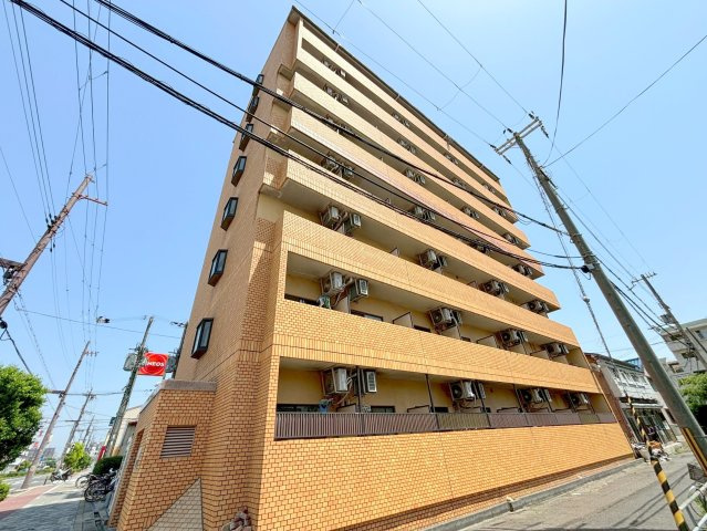 ロイヤルハイツ西淡路Part2の外観