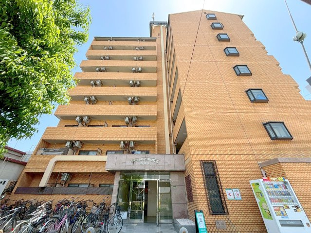 ロイヤルハイツ西淡路Part2の外観