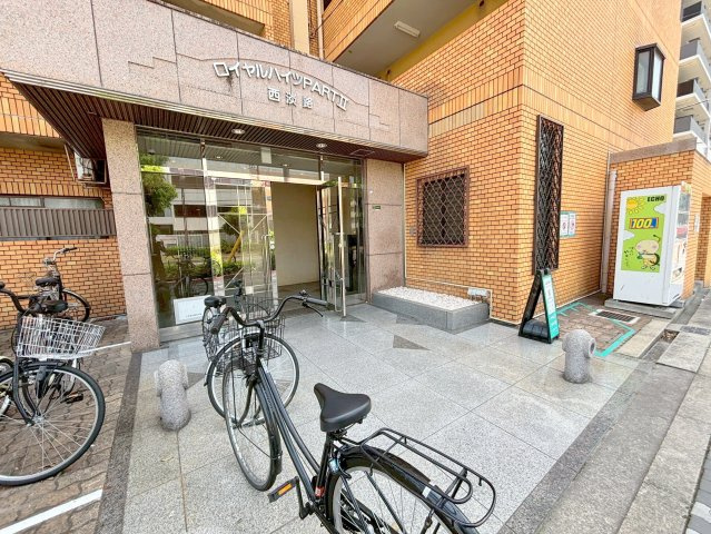 ロイヤルハイツ西淡路Part2のエントランス