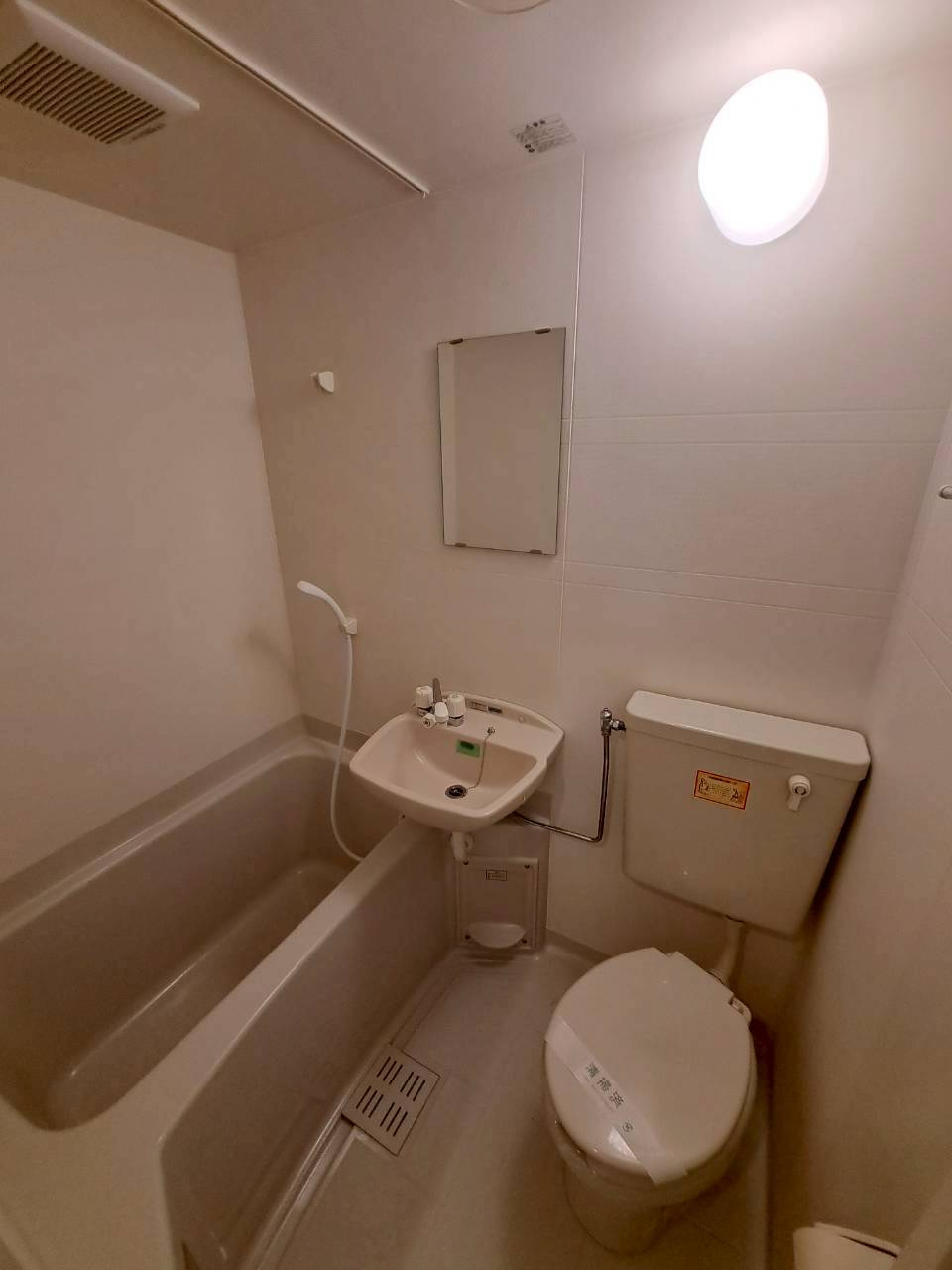 鈴木ビルの浴室