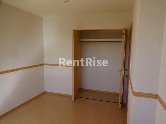 ガーデンツバキ（Ｇａｒｄｅｎ Ｔｓｕｂａｋｉ）の収納|クローゼット