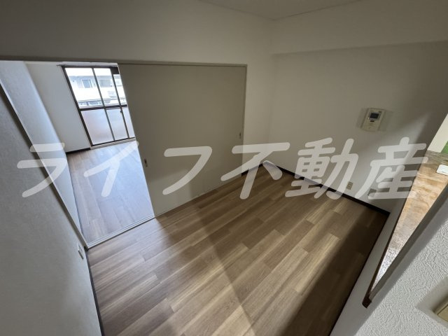 幸田マンション新深江の内装|明るい色調の室内です