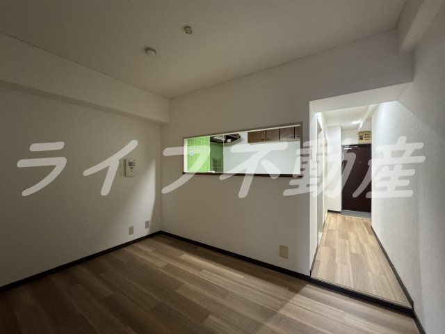 幸田マンション新深江の洋室|広々とした洋室です