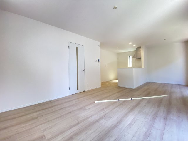 『八王子市新築戸建て』八王子市川口町2120-1【仲介手数料無料】　１７期の居間・リビング|～仲介手数料無料☆八王子ひなた不動産～　八王子市川口町　新築戸建て