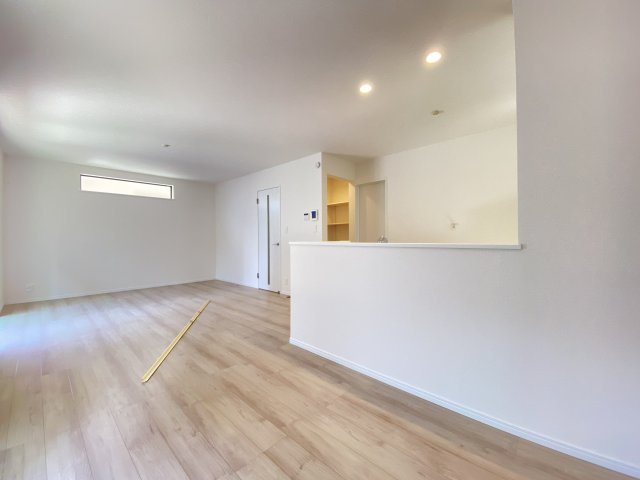 『八王子市新築戸建て』八王子市川口町2120-1【仲介手数料無料】　１７期の居間・リビング|～仲介手数料無料☆八王子ひなた不動産～　八王子市川口町　新築戸建て