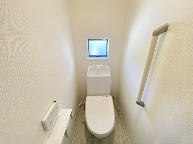 『八王子市新築戸建て』八王子市川口町2120-1【仲介手数料無料】　１７期のトイレ|～仲介手数料無料☆八王子ひなた不動産～　八王子市川口町　新築戸建て