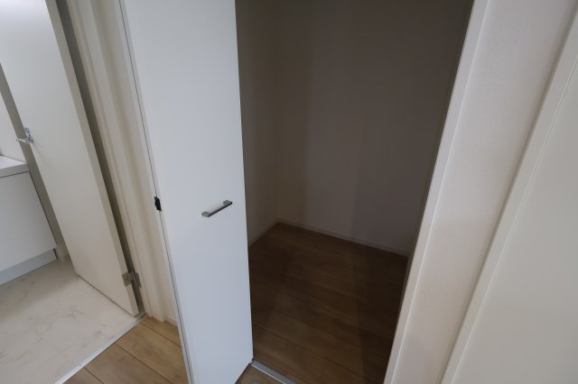 《仲介手数料無料》練馬区石神井町８丁目42-18(2号棟)新築一戸建てKEIAI Styleの収納|撮影日 2025年10月9日 13:40 曇り