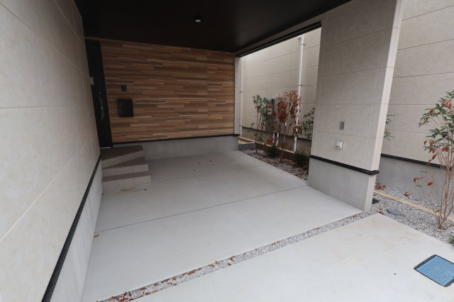 《仲介手数料無料》練馬区石神井町８丁目42-18(2号棟)新築一戸建てKEIAI Styleの駐車場|撮影日 2025年10月9日 13:40 曇り