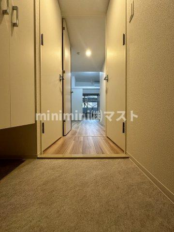 セレニテ阿波座ミラクの玄関