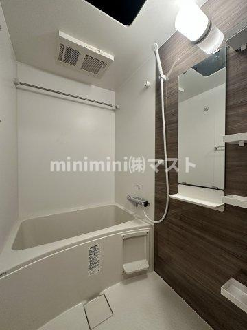 セレニテ阿波座ミラクの浴室