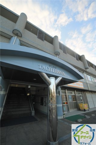 立花ビルのエントランス