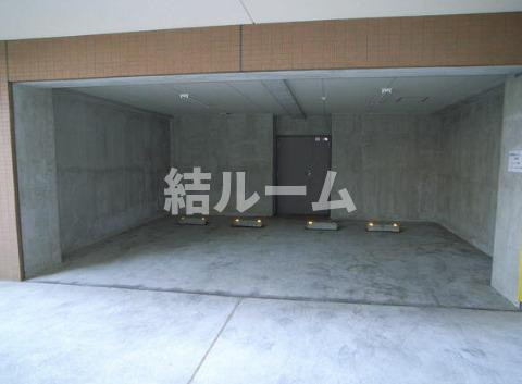 豊島区池袋本町２丁目の賃貸マンションの駐車場