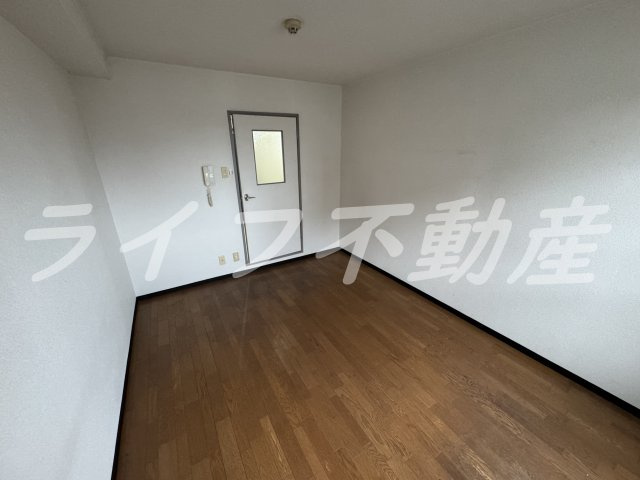 新深江ツリガミビルパートⅠの内装|明るい室内です