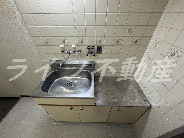 新深江ツリガミビルパートⅠのキッチン|お料理しやすいキッチンです