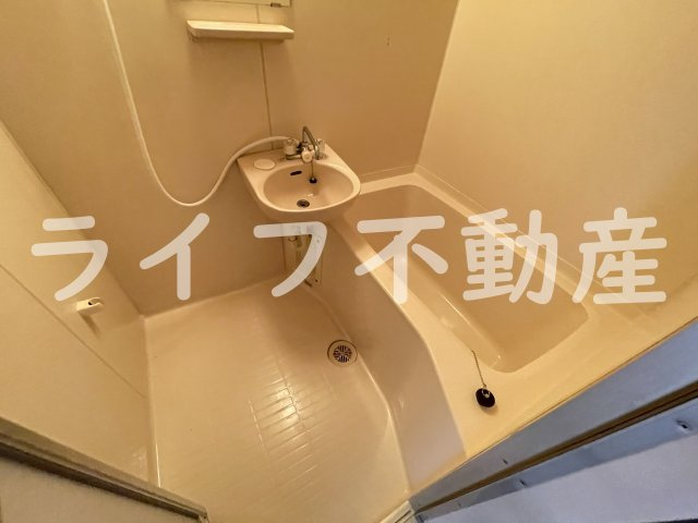 新星布施ビルの浴室|きれいなお風呂です