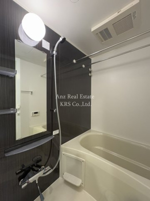 【浴室】 | コンフォリア阿波座 | 雨の日も安心して洗濯物が干せる浴室乾燥機付♪