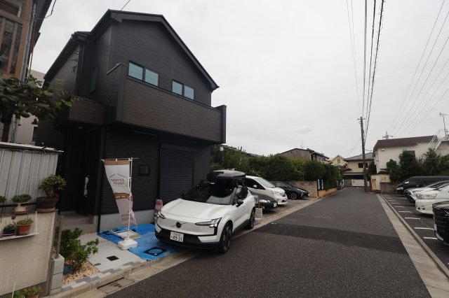 【外観】 | 《仲介手数料無料》練馬区大泉学園町５丁目16-3(全1戸)新築一戸建てグラファーレ | 撮影日 2025年10月9日 14:40 曇り