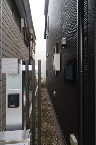 【外観】 | 《仲介手数料無料》練馬区大泉学園町５丁目16-3(全1戸)新築一戸建てグラファーレ | 撮影日 2025年10月9日 14:40 曇り