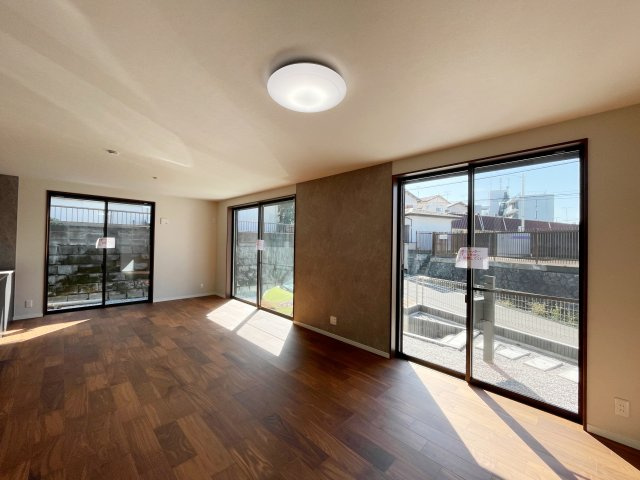 『八王子市新築戸建て』八王子市長沼町60-2【仲介手数料無料】の居間・リビング|～仲介手数料無料☆八王子ひなた不動産～八王子市長沼町　新築戸建て