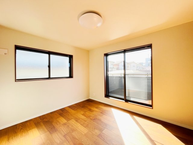 『八王子市新築戸建て』八王子市長沼町60-2【仲介手数料無料】の洋室|～仲介手数料無料☆八王子ひなた不動産～八王子市長沼町　新築戸建て