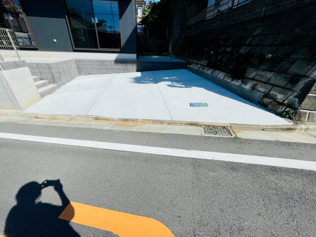 祝　成約済み　八王子市　長沼町　新築戸建ての駐車場|～仲介手数料無料☆八王子ひなた不動産～八王子市長沼町　新築戸建て