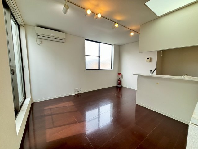 ミグ・ノンの居間・リビング