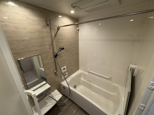 エスリード箕面船場阪大前の浴室