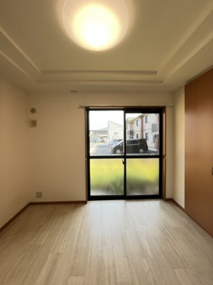 【洋室】 | ピュア・リーフ