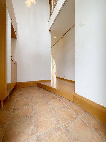 西岡本5丁目戸建の玄関