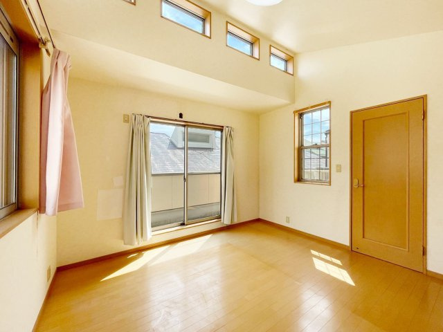 西岡本5丁目戸建の寝室