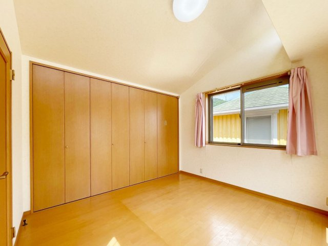 西岡本5丁目戸建の洋室