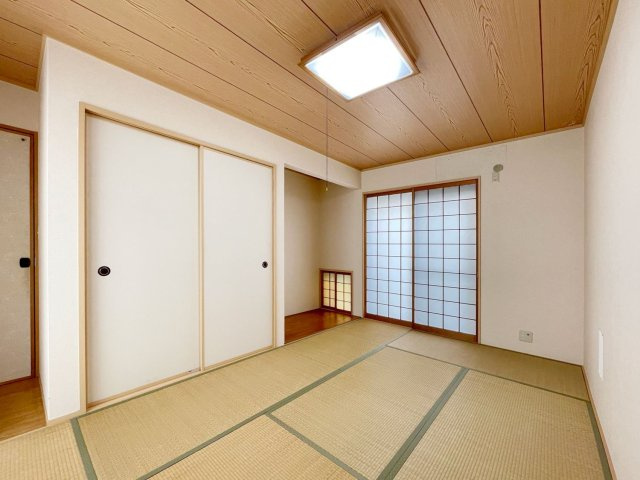 西岡本5丁目戸建の和室