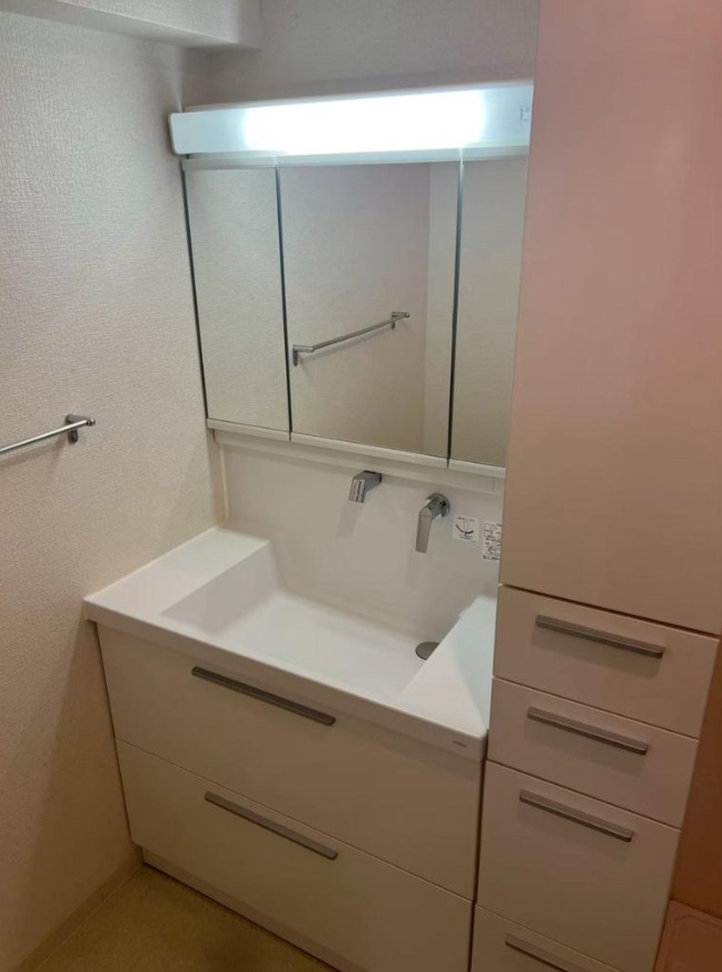 モリスガーデンヒルズ井土ヶ谷【仲介手数料無料】の独立洗面台