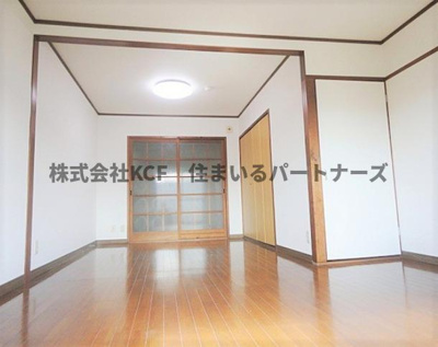 【居間・リビング】 | ウッドハウスII | ゆったりとしたリビングです