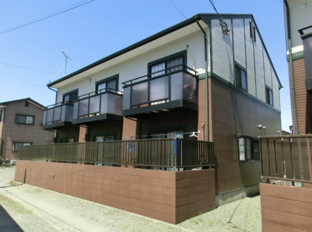 クローバー岡の外観|落ち着いた雰囲気の外観です