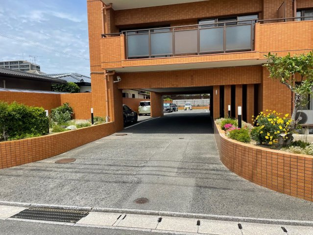 【エントランス】 | ネオハイツ福間Ⅱ | 共用部分はいつもスッキリと清潔に管理されています