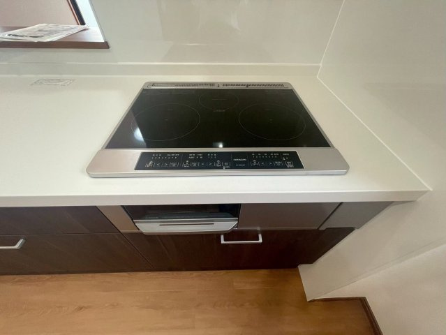 【キッチン】 | ネオハイツ福間Ⅱ | お財布に優しいIHクッキングヒーターはお掃除も楽ちんです