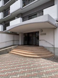 【エントランス】 | 安全に配慮されたオートロックマンションです。室内ＴＶモニタ付インターホンで来訪者を確認できます