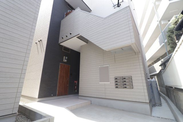 Crecia大橋の外観