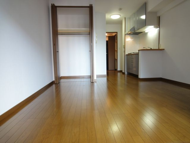 プラージュ大橋の居間・リビング