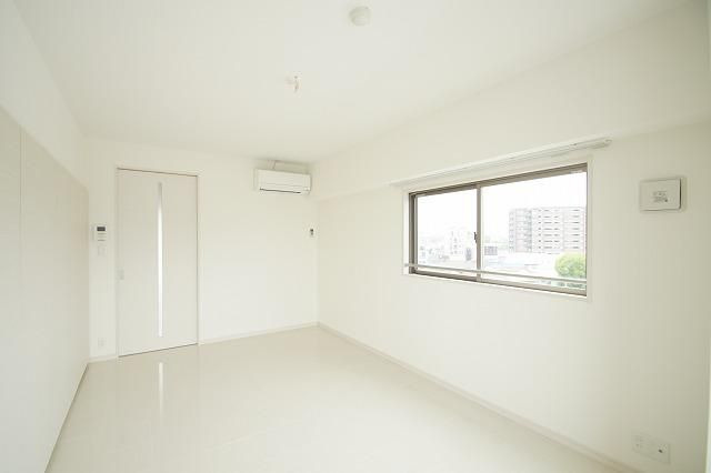 ラフィーネ井尻の居間・リビング