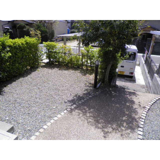 各務原市那加信長町１丁目のアパートのエントランス
