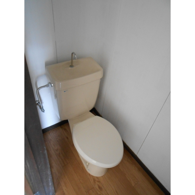 岐阜市六条片田１丁目のアパートのトイレ