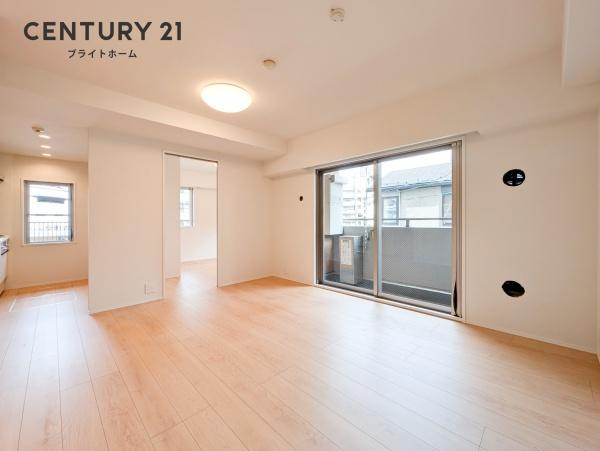 アールヴェール横濱反町の居間・リビング|家族が自然と集まるリビングは
落ち着きのある空間です♪