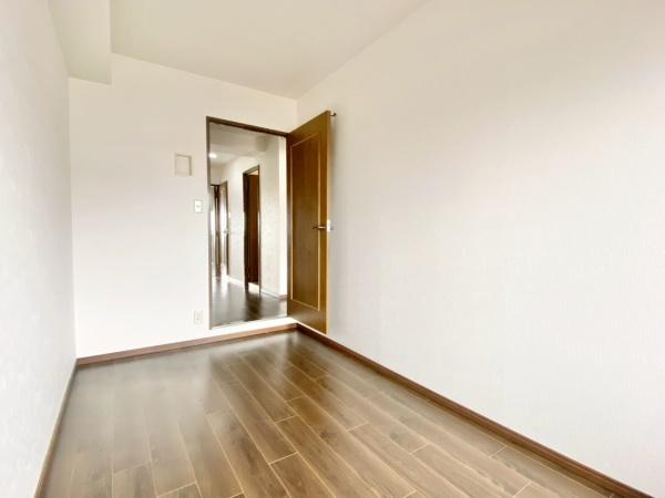 【洋室】 | イトーピア泉北深井 | 本を読んだり趣味の時間を楽しんだり家の中でひとり静かになれる空間(^o^)