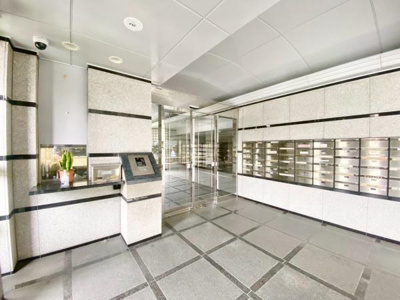 【エントランス】 | イトーピア泉北深井 | オートロック等セキュリティも充実！！エントランス横には管理人さんも待機しております♪